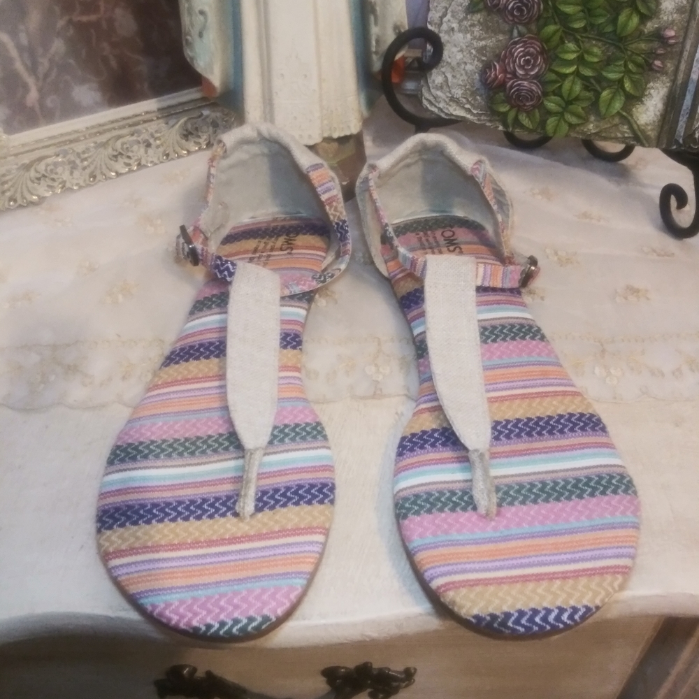 TOMS Playa Boho Pastel Tribal Thong Ankle Strap Sandals